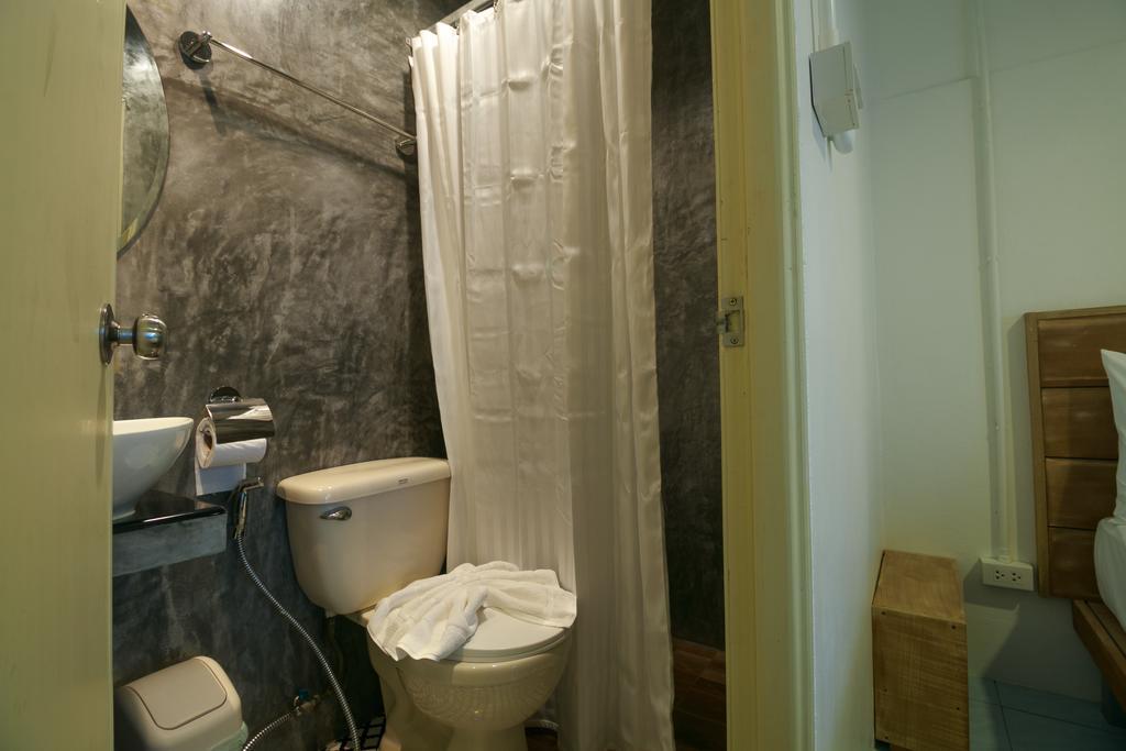Frog House Bed & Breakfast (Adults Only) Patong Zewnętrze zdjęcie