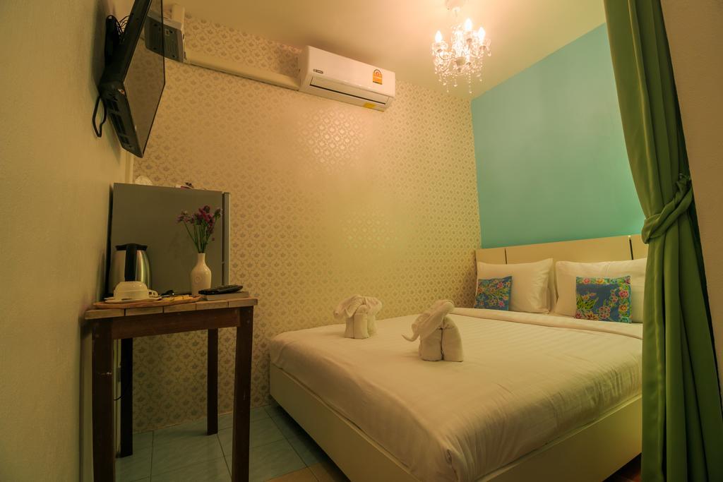 Frog House Bed & Breakfast (Adults Only) Patong Zewnętrze zdjęcie